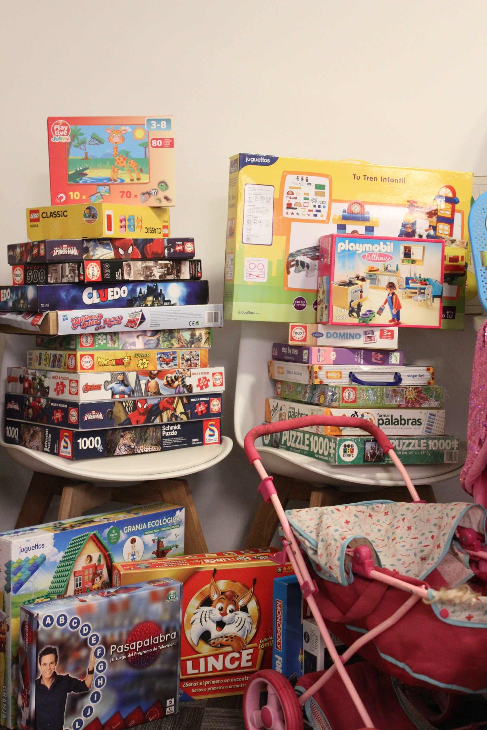 Puzzles recogidos en la Campaña de Navidad de fincasfiol